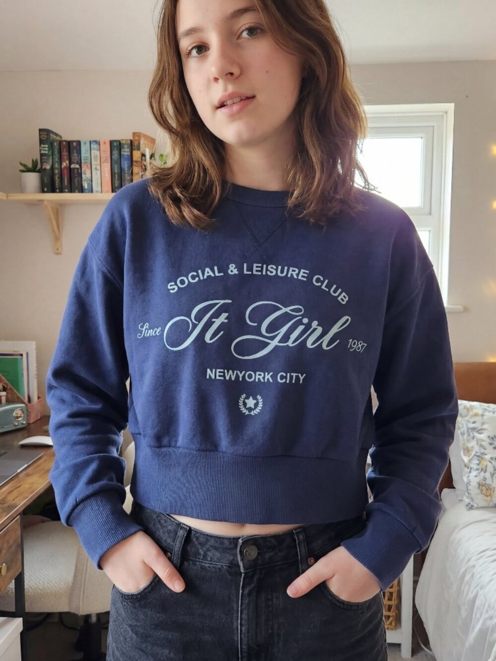 Cropped Navy Blue Sweatshirt